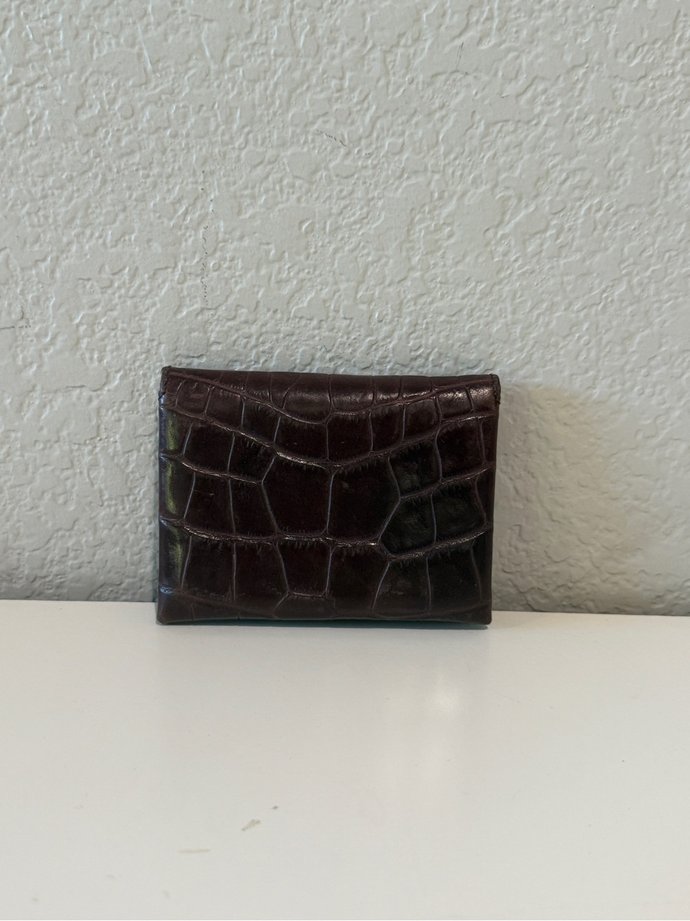 Tory Burch burgundy Croc-Embossed Leather Wallet with Gold Logo - Picture 2 of 5